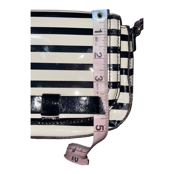 Kate Spade Chelsea Park Porter Patent Striped Bow Accent Crossbody Bag - Picture 5 of 9